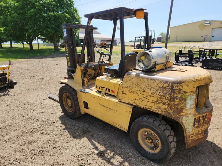 #375-•-hyster-90-forklift-image-3