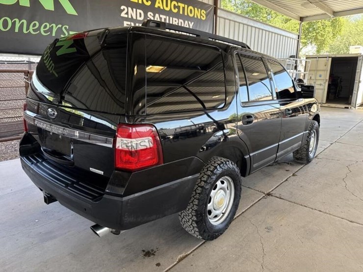2016-ford-expedition-image-9