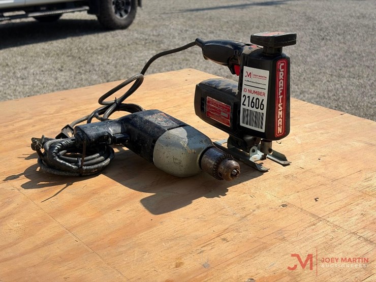 craftsman-electric-scroll-saw-and-black-&-decker-electric-drill-image-1