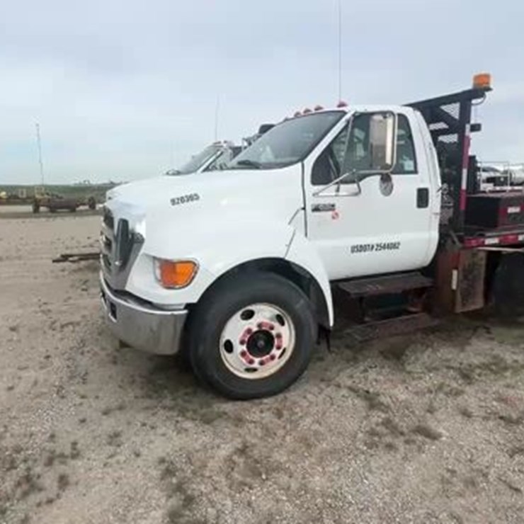 2007 FORD F650