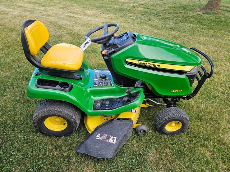john-deere-x300-image-6