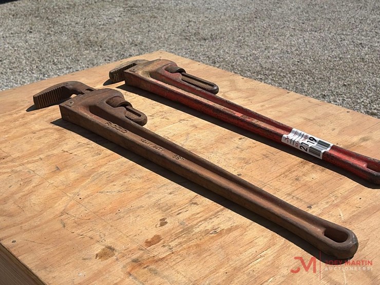 (2)-36"-pipe-wrenches-image-3