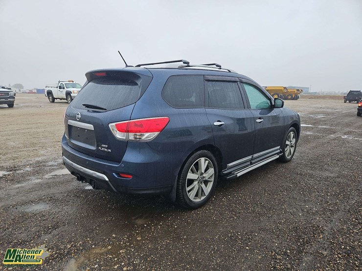 2015-nissan-pathfinder-image-4