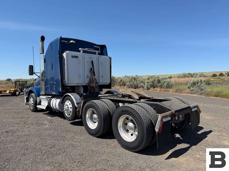 2015-kenworth-t800-image-4