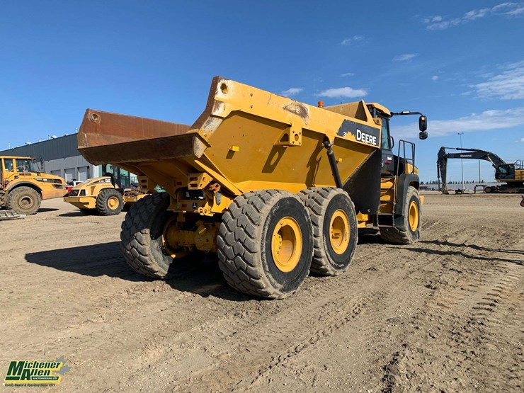 2019-deere-310e-image-8