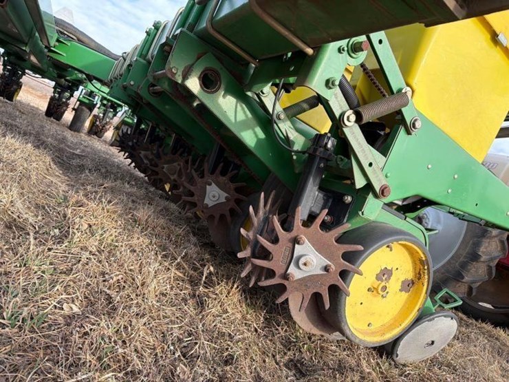 1994-john-deere-7200-image-22