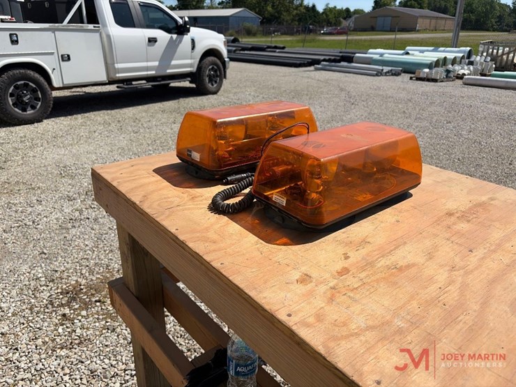 (2)-signal-stat-15"-12-volt-mini-light-bar-image-4