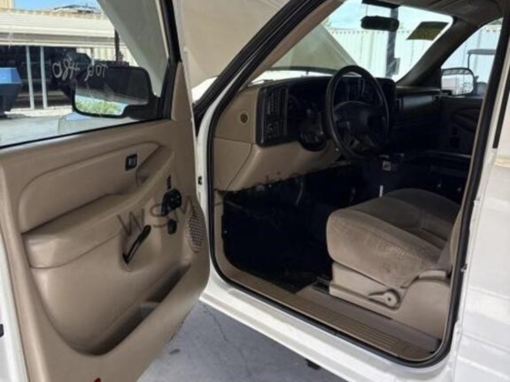 2007-chevrolet-silverado-3500-image-28