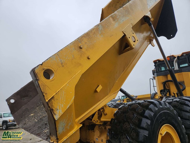 2020-deere-310e-image-26