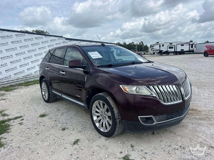 2011-lincoln-mkx-image-2