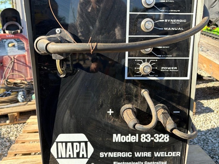 napa-83-28-synergic-wire-welder-image-3
