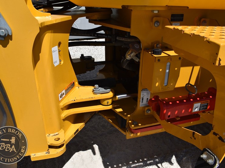 2021-deere-524-p-tier-image-30