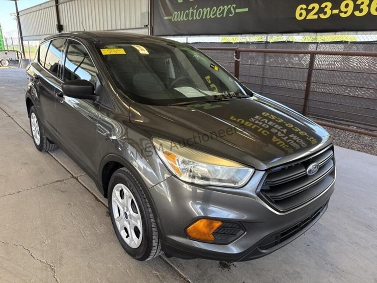 2017-ford-escape-image-2