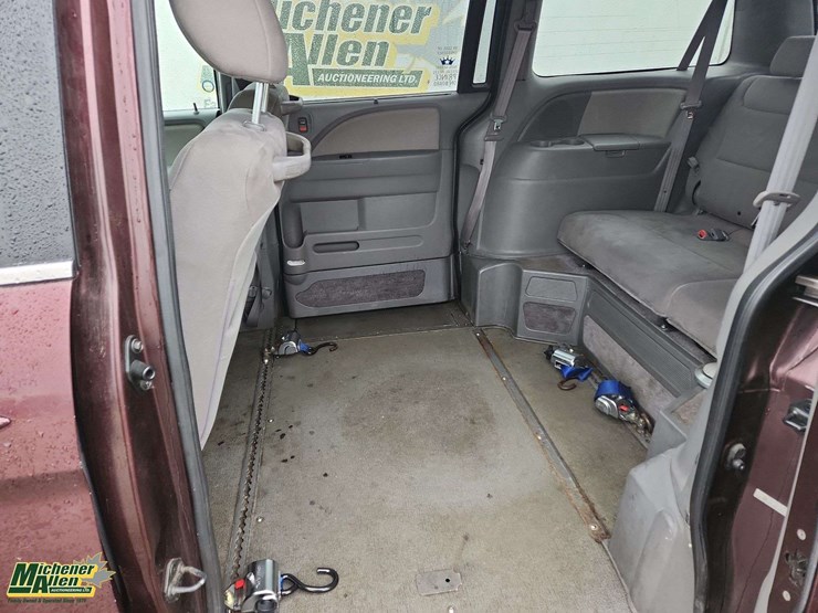 2010-honda-odyssey-image-26