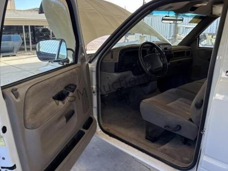 1995-dodge-ram-2500-image-21