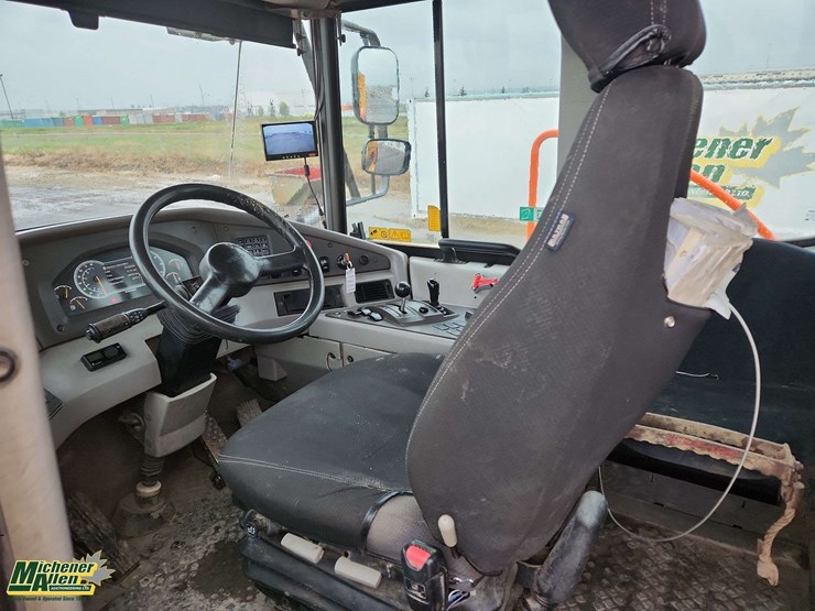 2014-volvo-a30g-image-31