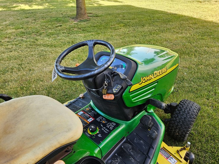 john-deere-x585-image-22