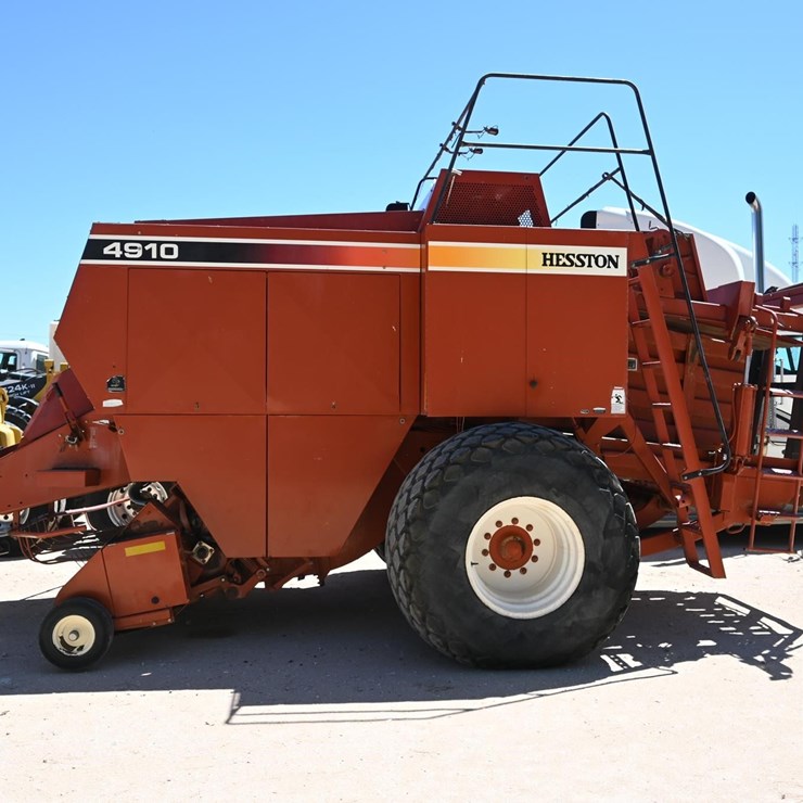 HESSTON 4910