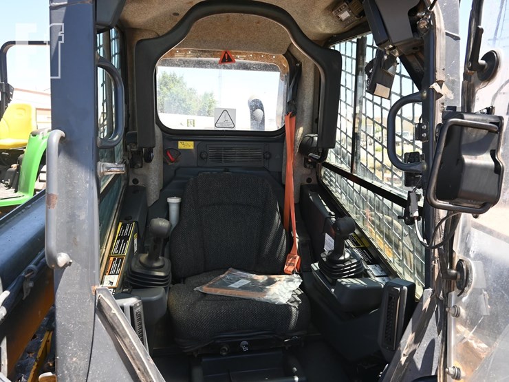 2019-deere-325g-image-7