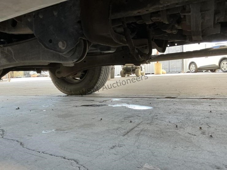 2004-ford-f350-image-27