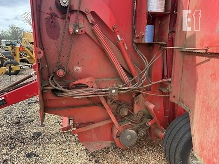massey-ferguson-1756-image-10