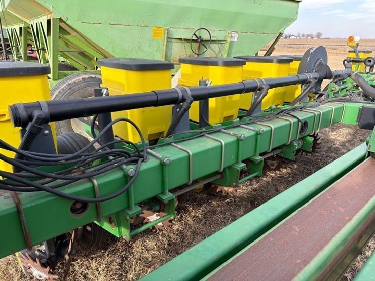 1994-john-deere-7200-image-26