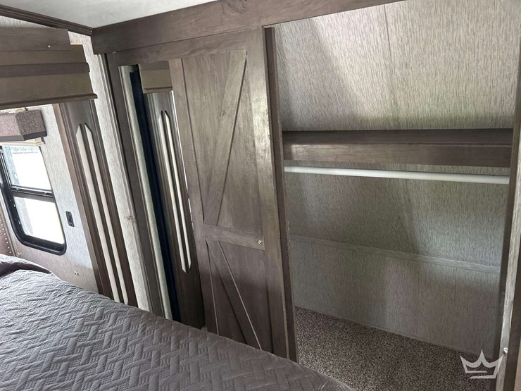 5th-wheel-camper-image-27