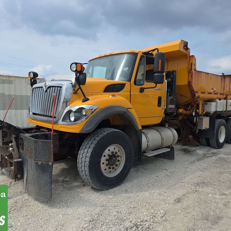 2011 INTERNATIONAL WORKSTAR 7600