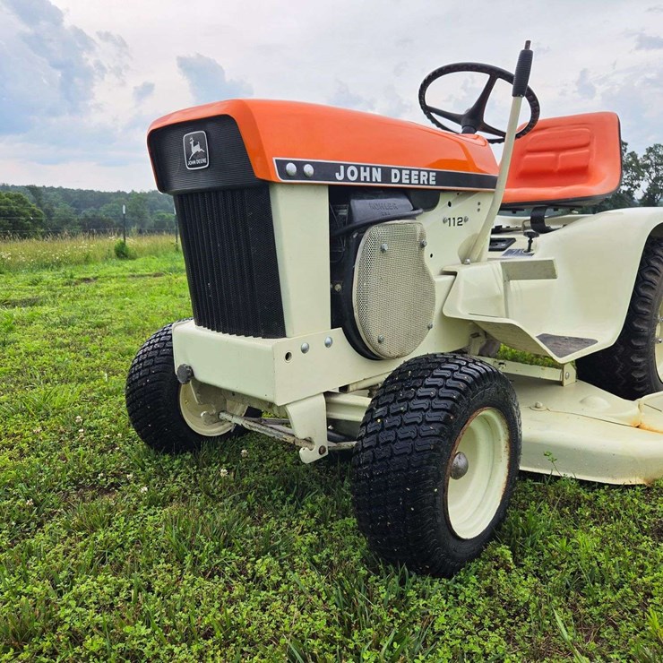 JOHN DEERE 112