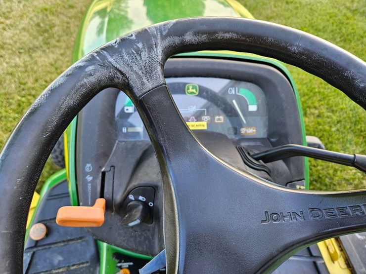 john-deere-x585-image-28