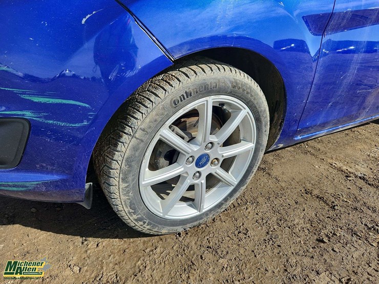 2014-ford-fiesta-se-image-25
