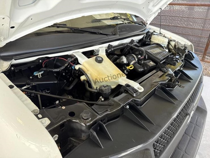 2015-chevrolet-express-2500-image-17