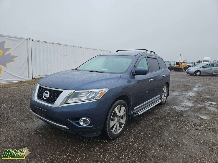 2015-nissan-pathfinder-image-1