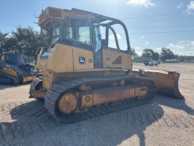 deere-750j-image-3