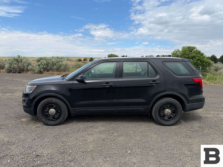 2017-ford-explorer-image-2