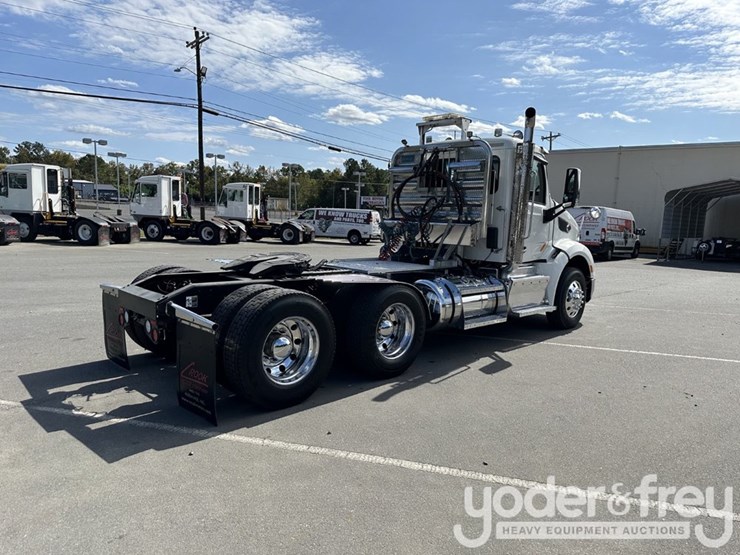 2017-peterbilt-579-image-2