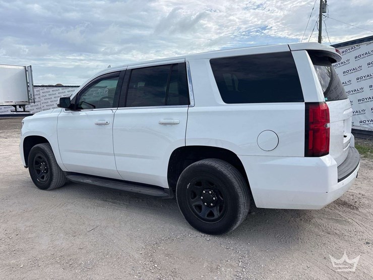 2019-chevrolet-tahoe-image-4