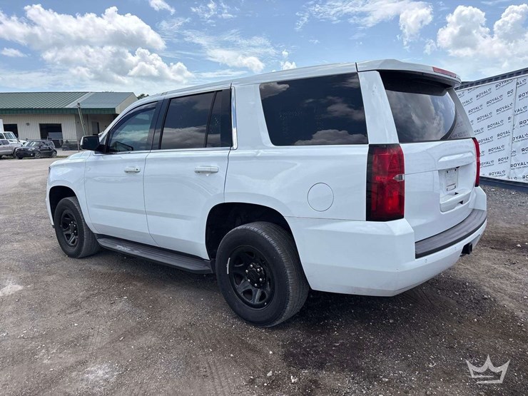 2019-chevrolet-tahoe-image-4