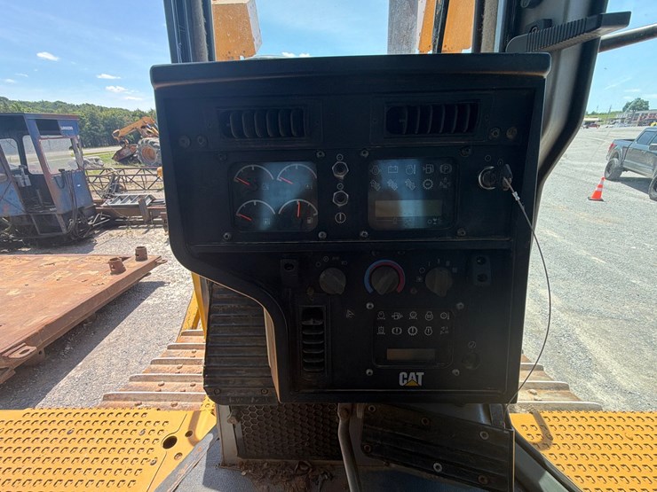 caterpillar-d6t-xl-image-18