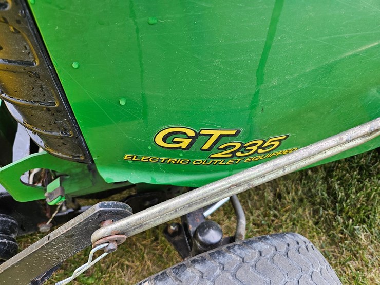 john-deere-gt235-image-14