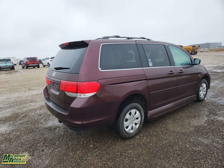 2010-honda-odyssey-image-4