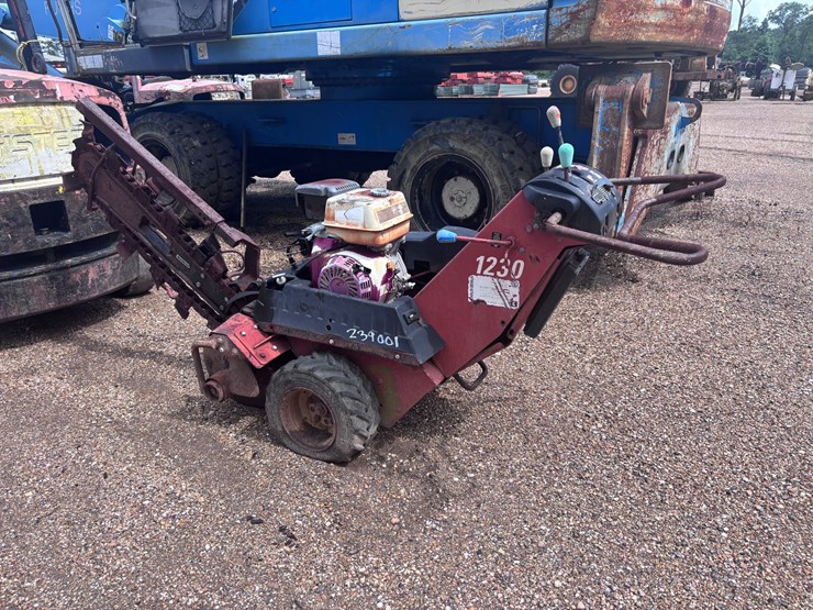 ditch-witch-1230-image-1
