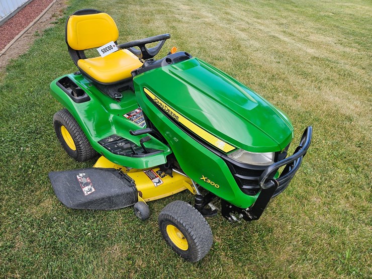 john-deere-x300-image-7