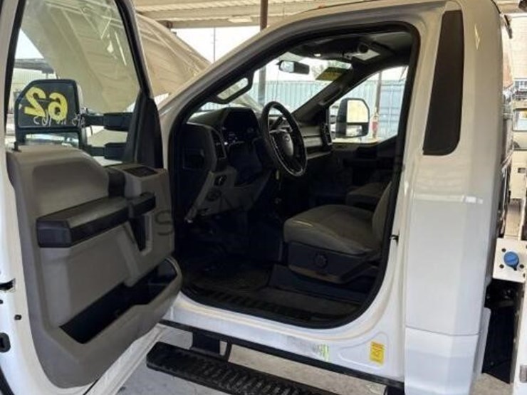 2019-ford-f350-image-24