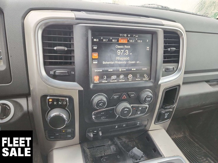 2015-dodge-1500-image-34