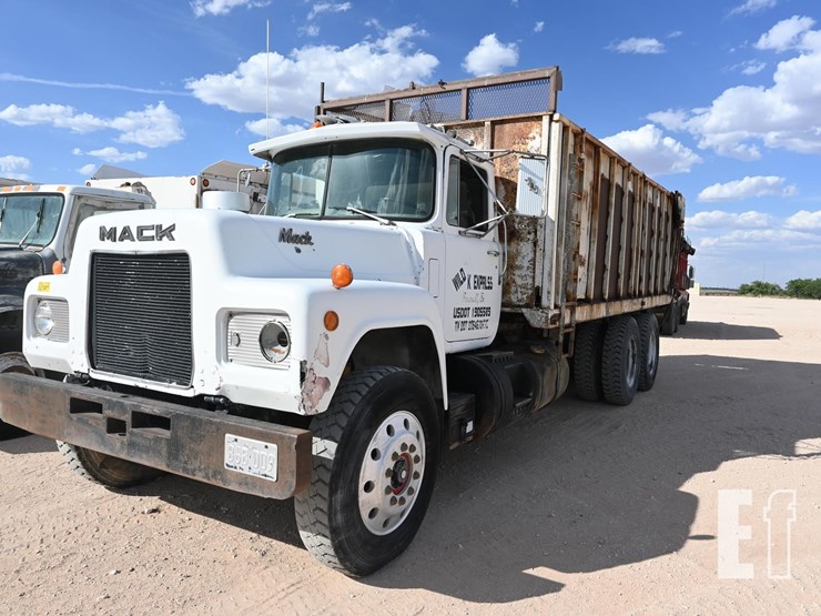 1988-mack-r690st-image-1