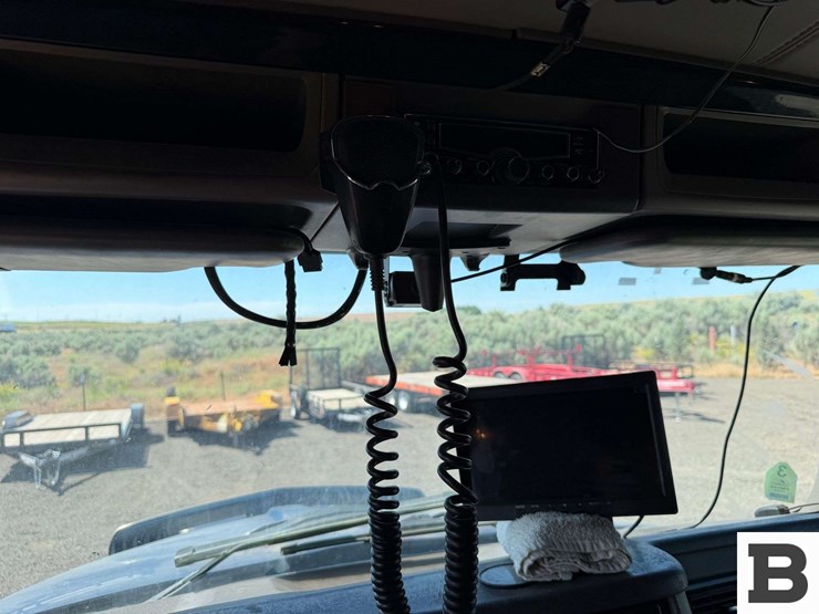 2015-kenworth-t800-image-52
