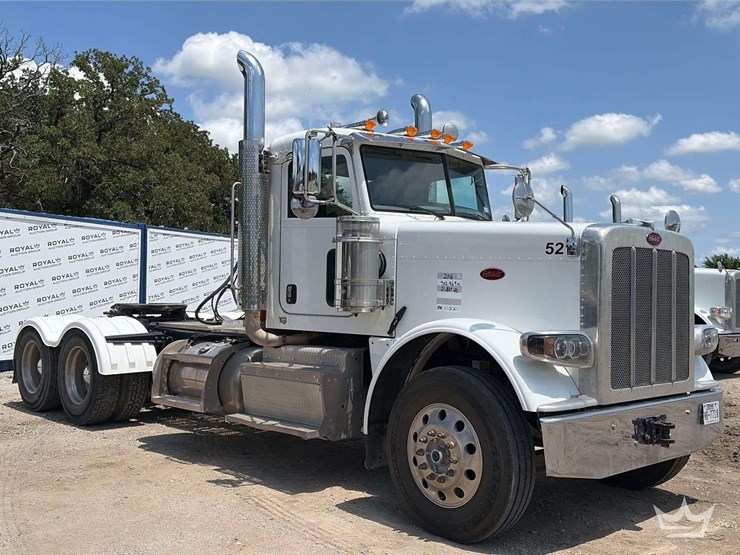 2016-peterbilt-389-image-2