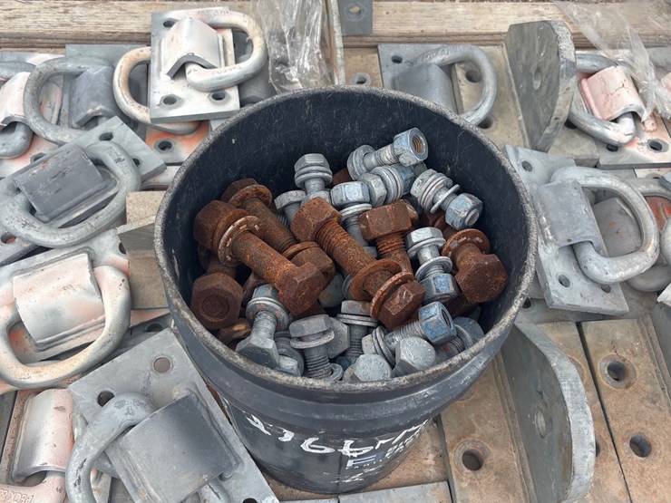 #30588-•-pallet-of-crane-rigging-image-4