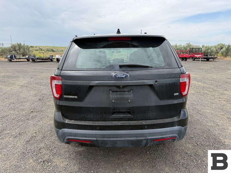 2017-ford-explorer-image-4